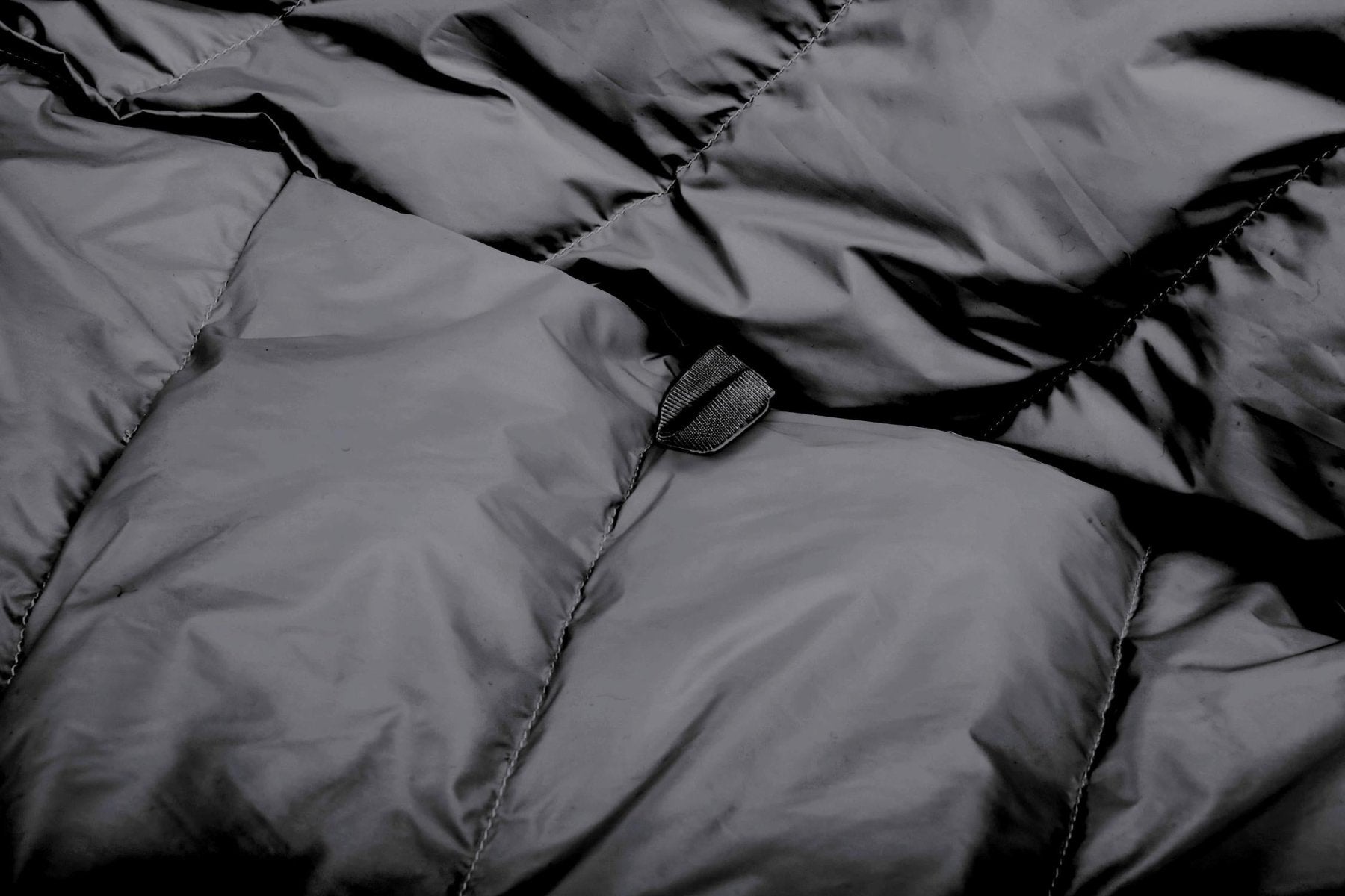 Gruezi bag DownWool Extreme light 2.0 Black Edition Regular feature loops